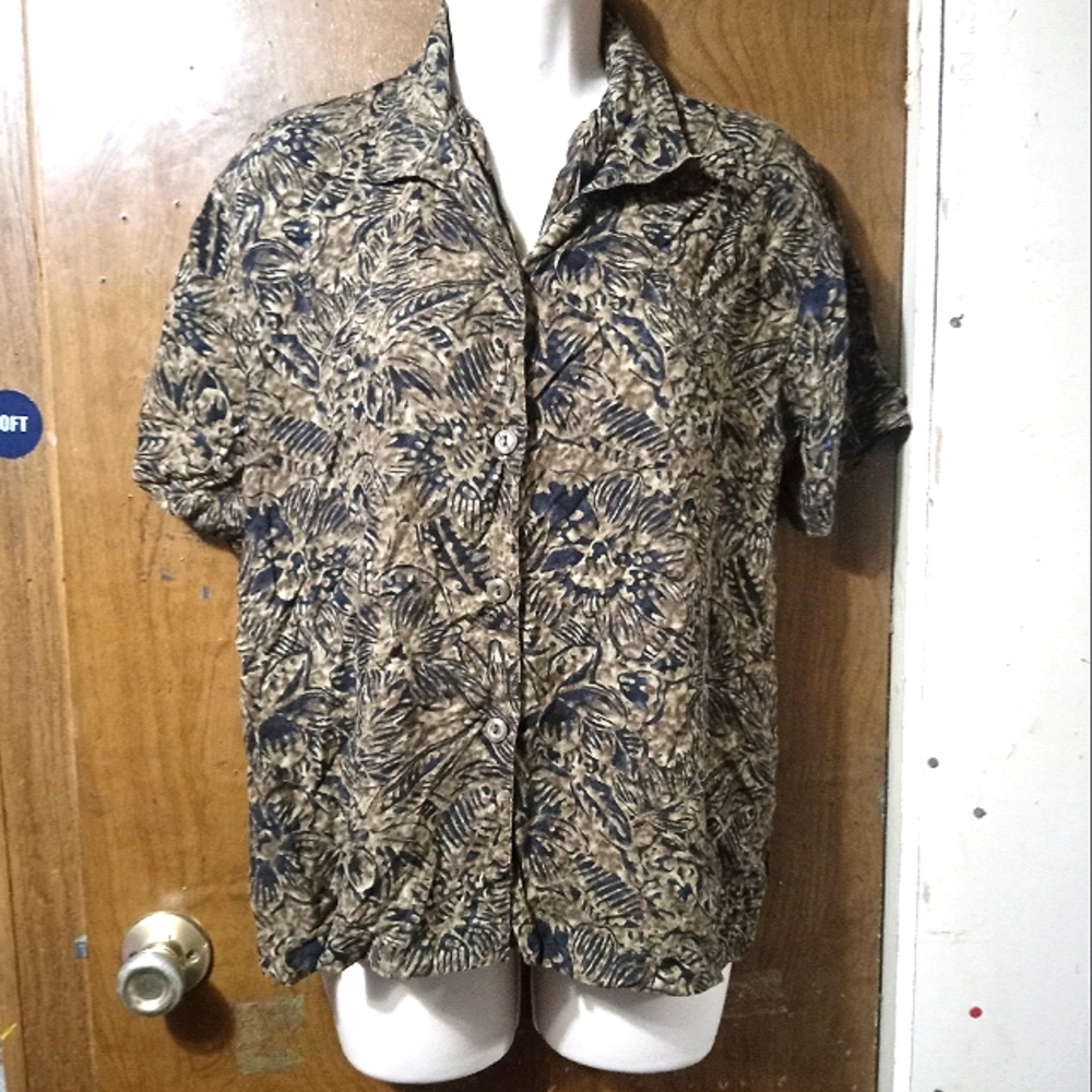 Large brown and black design buttoned top